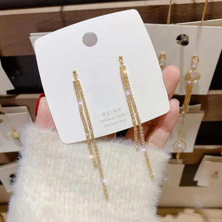 2021 Korean new style tassel earrings female claw chain earrings S925 silver post earrings
2021 Korean new style tassel earrings female claw chain earrings S925 silver post earrings