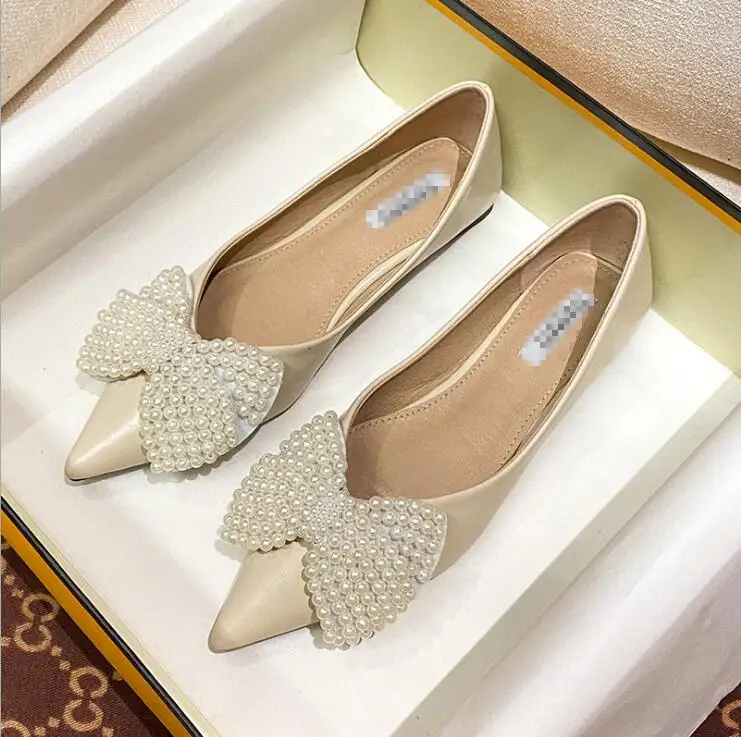 YK0685A lady pearl bow dress shoes pointed beaded single shoes fashion large size lady shoes
YK0685A lady pearl bow dress shoes pointed beaded single shoes fashion large size lady shoes