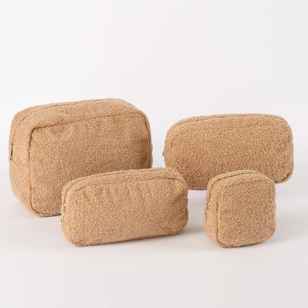Autumn New Fashion Professional Souvenir Metal Zipper Furry Coin Purse Small Plush Funky Organizer Bag Teddy Cosmetic Bag
Autumn New Fashion Professional Souvenir Metal Zipper Furry Coin Purse Small Plush Funky Organizer Bag Teddy Cosmetic Bag
