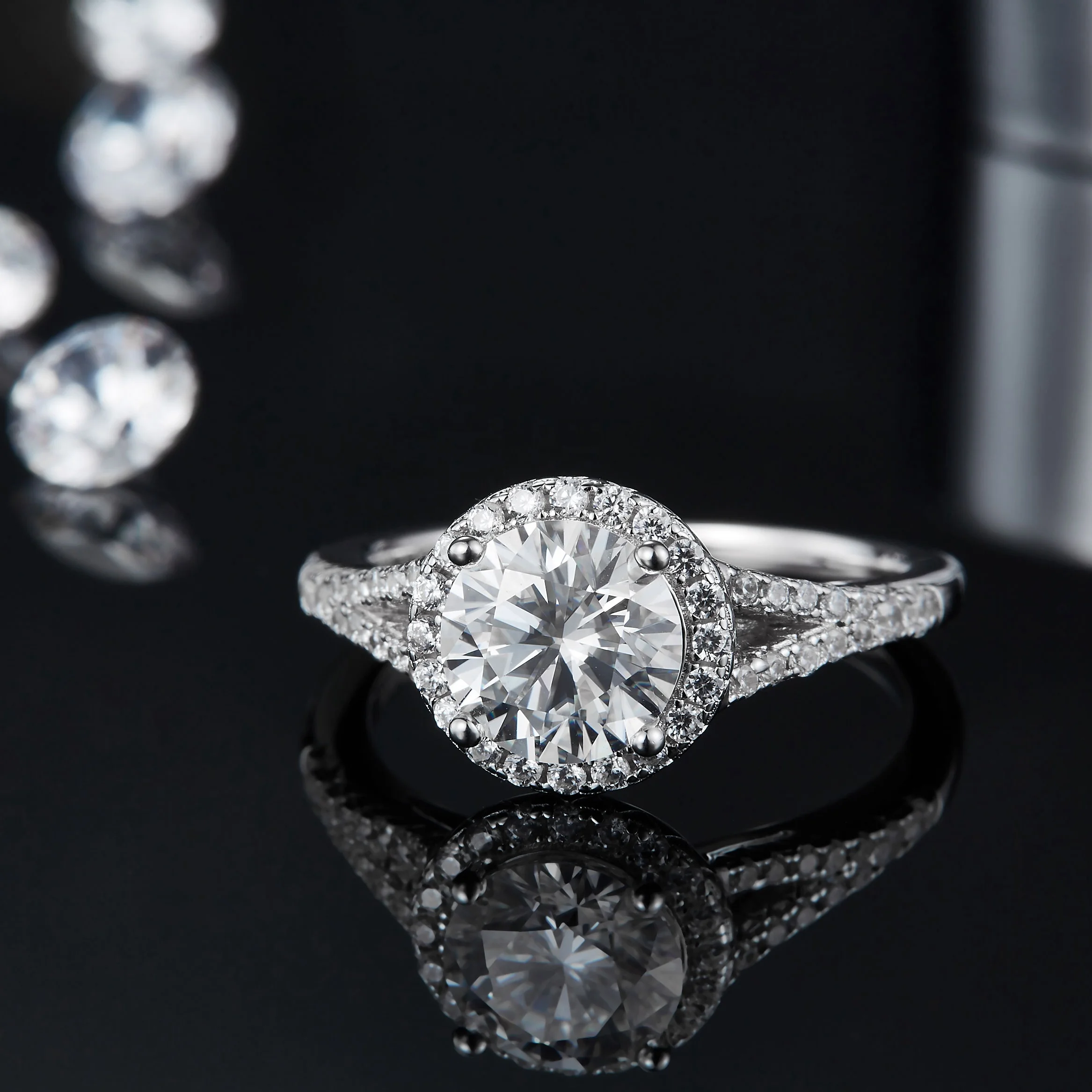 Abiding Jewelry OEM/ODM Customized Jewellery Wholesale 925 Silver Halo Ring Moissanite Jewelry
Abiding Jewelry OEM/ODM Customized Jewellery Wholesale 925 Silver Halo Ring Moissanite Jewelry