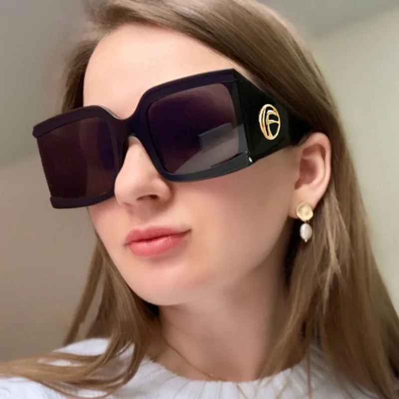 2022 High quality oversized women brand design sunglasses square shades oversized sunglasses big frame, Picture shown
2022 High quality oversized women brand design sunglasses square shades oversized sunglasses big frame, Picture shown