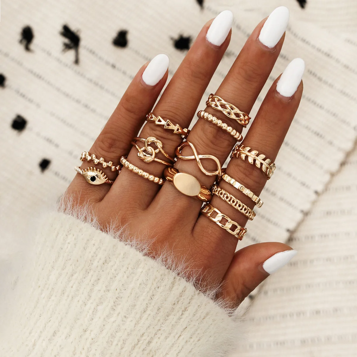 Hot Sales Fashion Jewelry 13pcs/set Cuban Chain Shape Finger Ring Set 18k Gold Plated Devil Eye Rings Sets For Women
Hot Sales Fashion Jewelry 13pcs/set Cuban Chain Shape Finger Ring Set 18k Gold Plated Devil Eye Rings Sets For Women