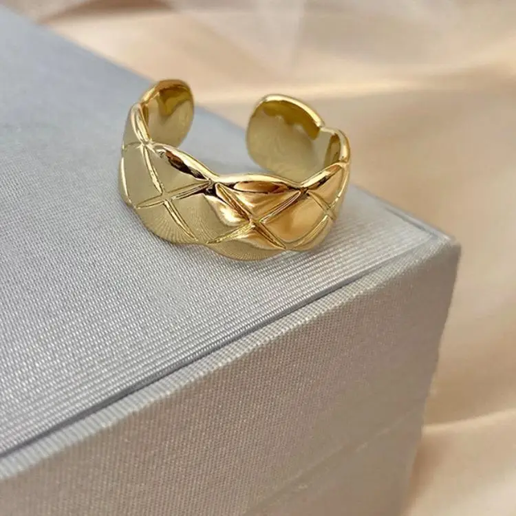 JuHu Retro INS Wide And Narrow Version Of Personality Fashion Small Fragrance Diamond Ring, A 73
JuHu Retro INS Wide And Narrow Version Of Personality Fashion Small Fragrance Diamond Ring, A 73