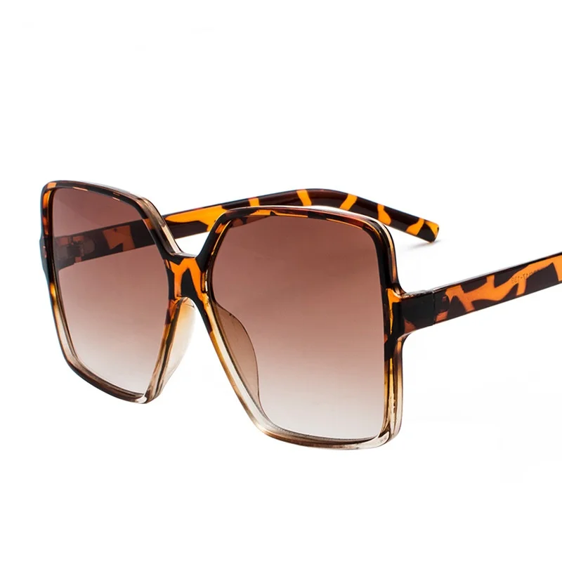 Trendy fashion vintage retro sun glasses big frame design custom logo private logo leopard sunglasses, Brown gradient,grey,grey gradientetc.
Trendy fashion vintage retro sun glasses big frame design custom logo private logo leopard sunglasses, Brown gradient,grey,grey gradientetc.