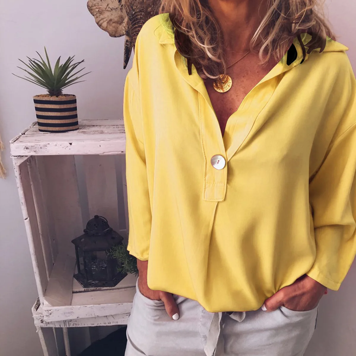WW-0118 Loose Pure Color V-neck Shirt Ladies Shirts Blouses Tops Woman Casual, Customized color
WW-0118 Loose Pure Color V-neck Shirt Ladies Shirts Blouses Tops Woman Casual, Customized color