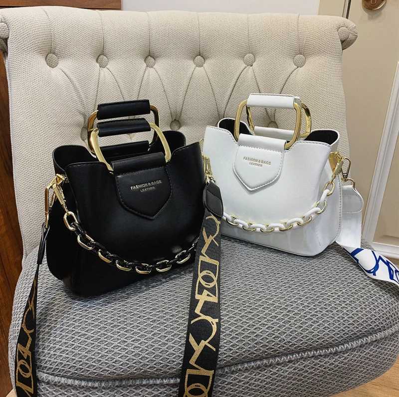 Luxury Women Premium Famous Brands Female Cosmetic Leather Cute Bags Designer Shoulder Bag Channel Purses and Handbag for Woman, Black,red,brown and customzied
Luxury Women Premium Famous Brands Female Cosmetic Leather Cute Bags Designer Shoulder Bag Channel Purses and Handbag for Woman, Black,red,brown and customzied
