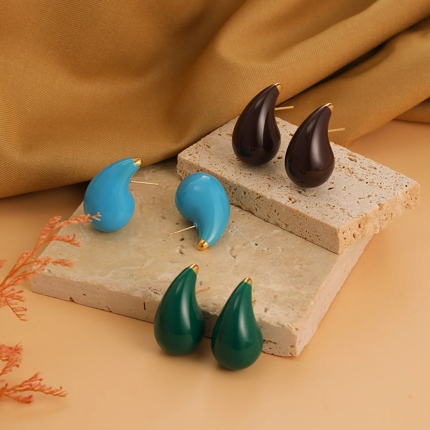 Waterproof Gold Plated Stainless Steel Hollow Water Drop Earring Fashion Designer Waterdrop Colorful Enamel Earring YF3507
Waterproof Gold Plated Stainless Steel Hollow Water Drop Earring Fashion Designer Waterdrop Colorful Enamel Earring YF3507