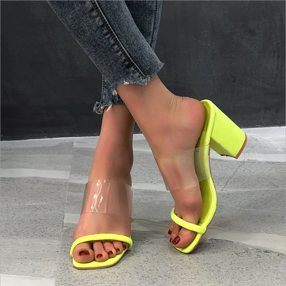 2021 Summer new transparent with cool high heel women's cross border large fish mouth thick slipper size 37 to 42
2021 Summer new transparent with cool high heel women's cross border large fish mouth thick slipper size 37 to 42