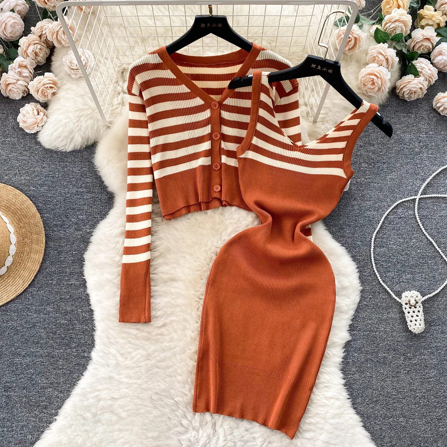 Summer Y2K 2 Piece Set For Women Sleeveless Tunic Top And Floral Printed Knitted Dress Set Clothing Wholesale
Summer Y2K 2 Piece Set For Women Sleeveless Tunic Top And Floral Printed Knitted Dress Set Clothing Wholesale