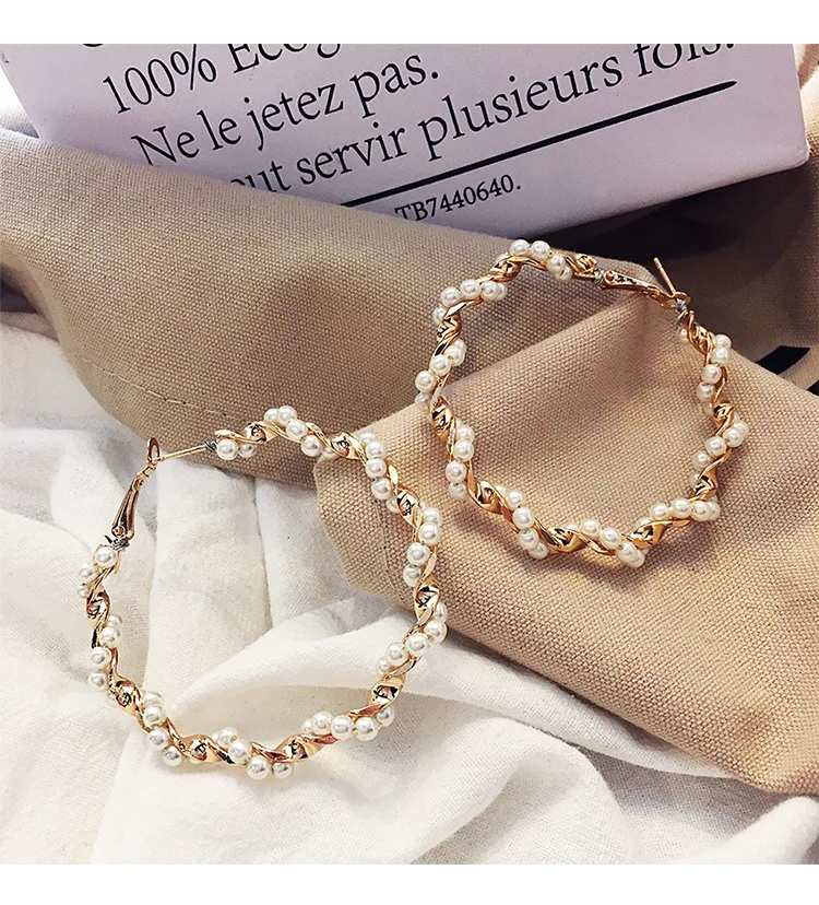 Fashion Sweet Pearl Twist Earrings Simple Wild Personality Style Temperament Earrings for Girls
Fashion Sweet Pearl Twist Earrings Simple Wild Personality Style Temperament Earrings for Girls