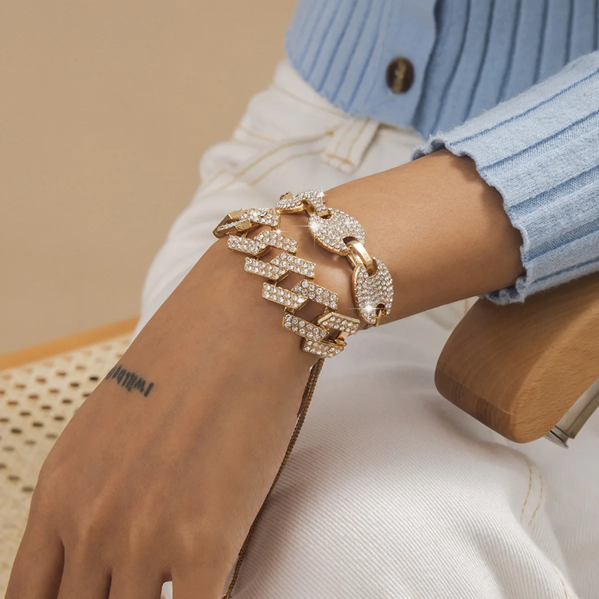 Bing Bing Full Crystal Adjustable Bracelets Gold Silver Color Iced Out Cuban Chain Bracelets For Women, As picture show
Bing Bing Full Crystal Adjustable Bracelets Gold Silver Color Iced Out Cuban Chain Bracelets For Women, As picture show