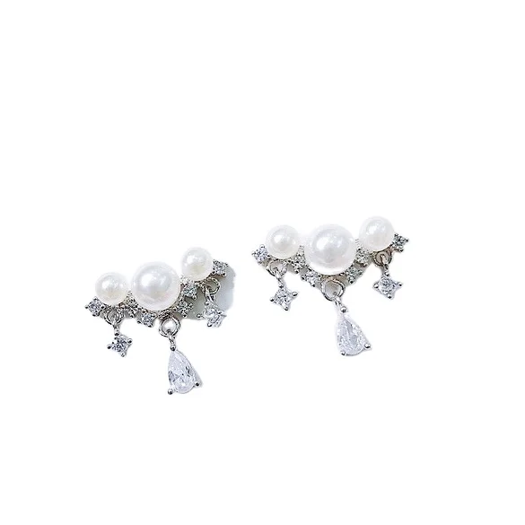 2021 New Jewelry 925 Sterling Silver Gold Plated V Shape Teardrop Crystal Women Earrings, Picture shows
2021 New Jewelry 925 Sterling Silver Gold Plated V Shape Teardrop Crystal Women Earrings, Picture shows