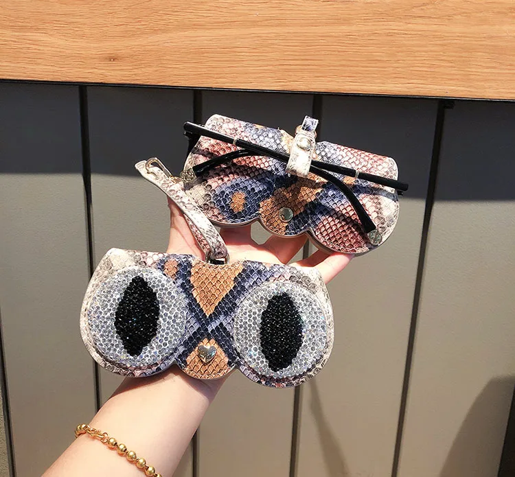 Portable Glasses Casefashion Cute Glasses Bag Sunglasses Protective Cover Girl Sunglasses Bag Hanging, Picture shows
Portable Glasses Casefashion Cute Glasses Bag Sunglasses Protective Cover Girl Sunglasses Bag Hanging, Picture shows