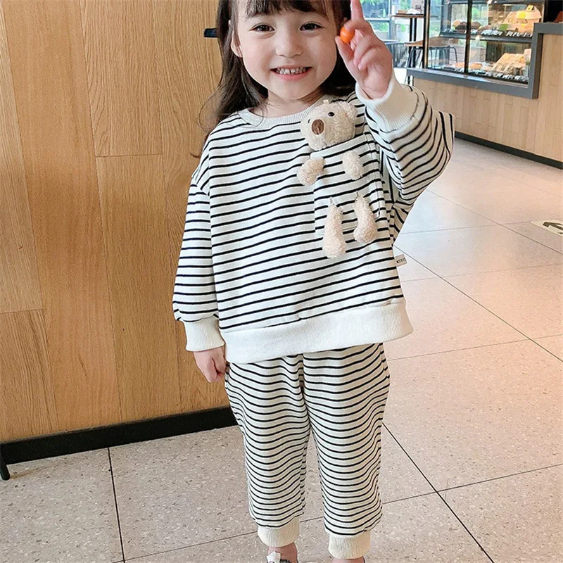 2020 Korean fashion kids girl winter clothes boutique bear decoration girls winter clothes set, As picture show
2020 Korean fashion kids girl winter clothes boutique bear decoration girls winter clothes set, As picture show