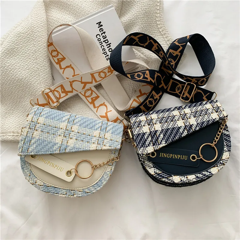 Customized wholesale fashion bohemian style nylon messenger bag leather saddle bag ladies handbag
Customized wholesale fashion bohemian style nylon messenger bag leather saddle bag ladies handbag