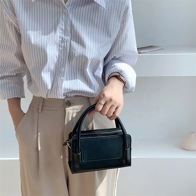 2023 PU Premium Sling Shoulder Messenger Bag Mini Wristlet Hand Clutch Bag Women's Versatile Crossbody Fashion Small Square Bag
2023 PU Premium Sling Shoulder Messenger Bag Mini Wristlet Hand Clutch Bag Women's Versatile Crossbody Fashion Small Square Bag