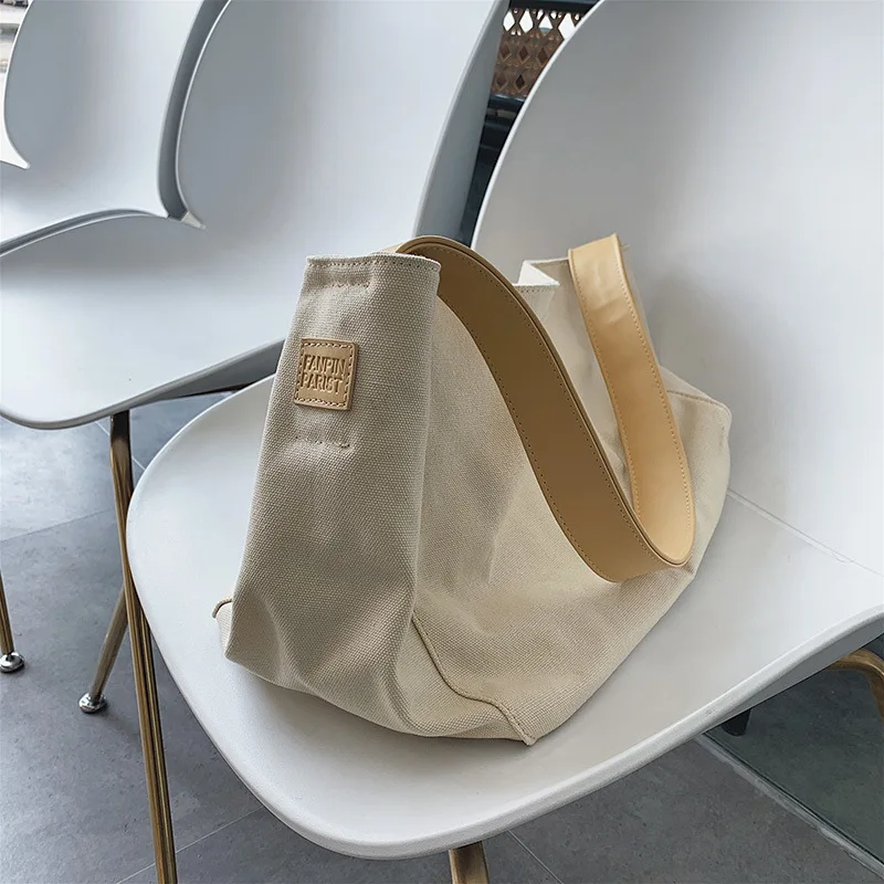 2021 New Fashion Korean Female Canvas Tote Trolley Cart Handbag Casual Reusable Shopping Bag 
2021 New Fashion Korean Female Canvas Tote Trolley Cart Handbag Casual Reusable Shopping Bag