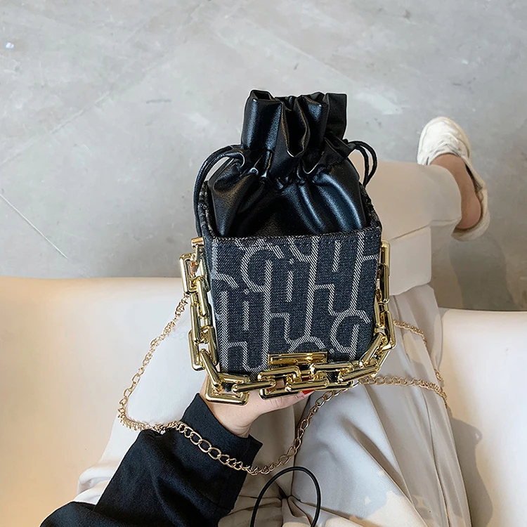 2021 new messenger bag chain drawstring small square bag purse luxury mini lady handbag, Blue, black,
2021 new messenger bag chain drawstring small square bag purse luxury mini lady handbag, Blue, black,