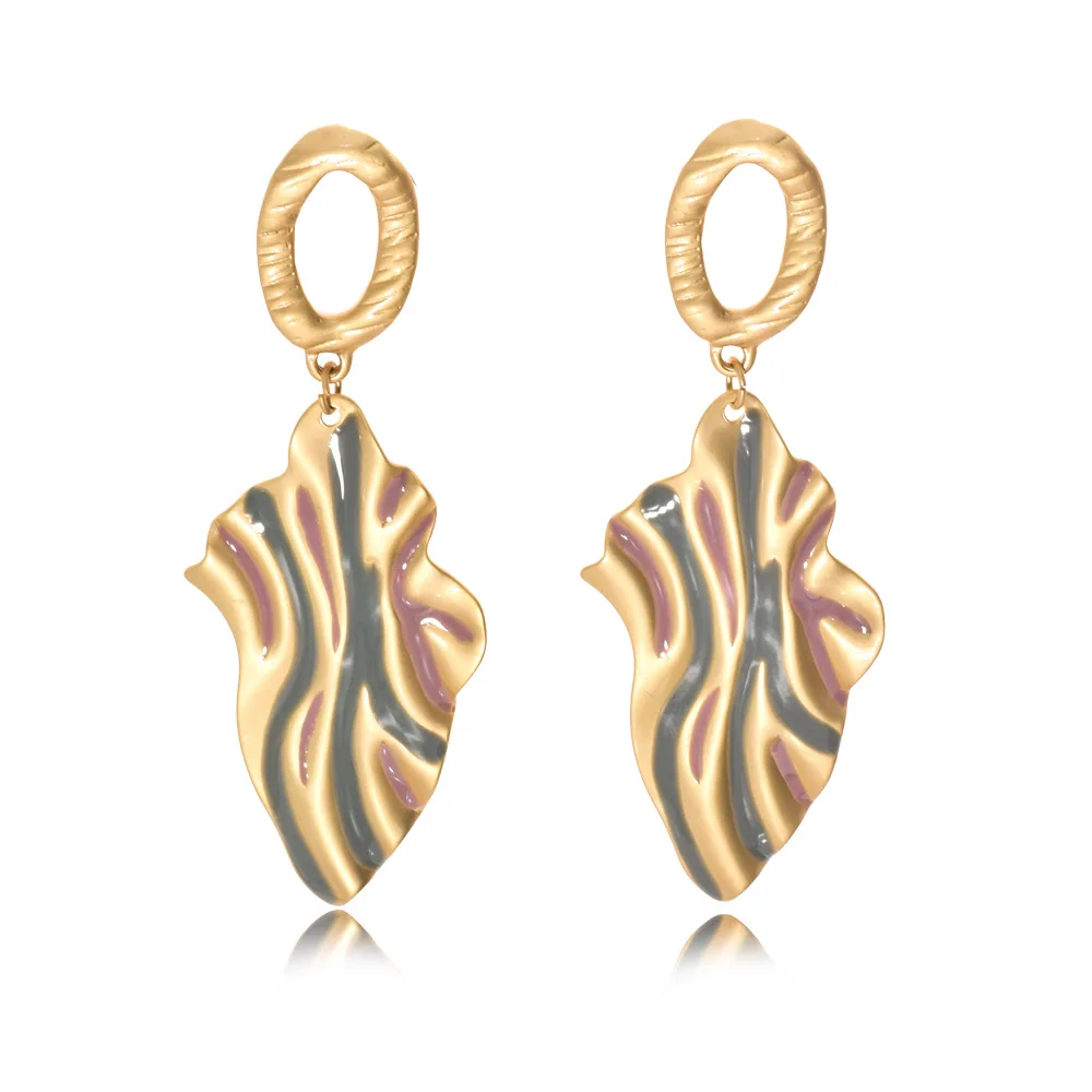 JUHU New green irregular oil painting and alloy ear buckle simple and small earrings classic metal alloy jewelry for women, Gold
JUHU New green irregular oil painting and alloy ear buckle simple and small earrings classic metal alloy jewelry for women, Gold