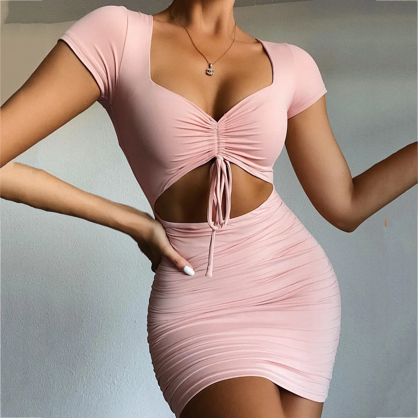 2021 summer new fashion hollow dress v-neck short sleeves and pleated bag hip skirt one-piece women drawstring dress
2021 summer new fashion hollow dress v-neck short sleeves and pleated bag hip skirt one-piece women drawstring dress