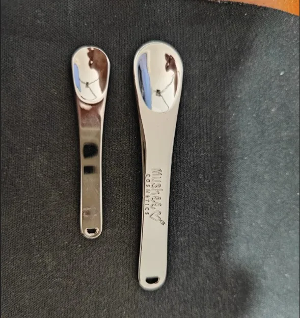 2021 Hot Selling Skincare Scoop Cosmetic Applicator Eye Massager Metal Spoon Makeup Spatula, Customized color
2021 Hot Selling Skincare Scoop Cosmetic Applicator Eye Massager Metal Spoon Makeup Spatula, Customized color