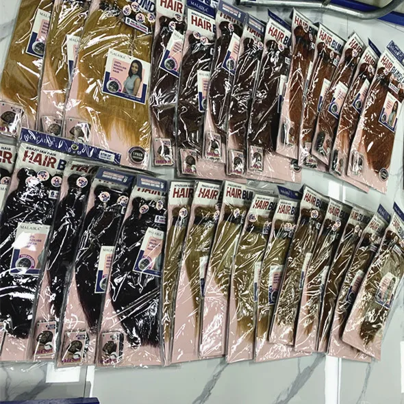 Wholesale chaep remy hair products human package with closure package extensions salon furniture package, Natutal black
Wholesale chaep remy hair products human package with closure package extensions salon furniture package, Natutal black