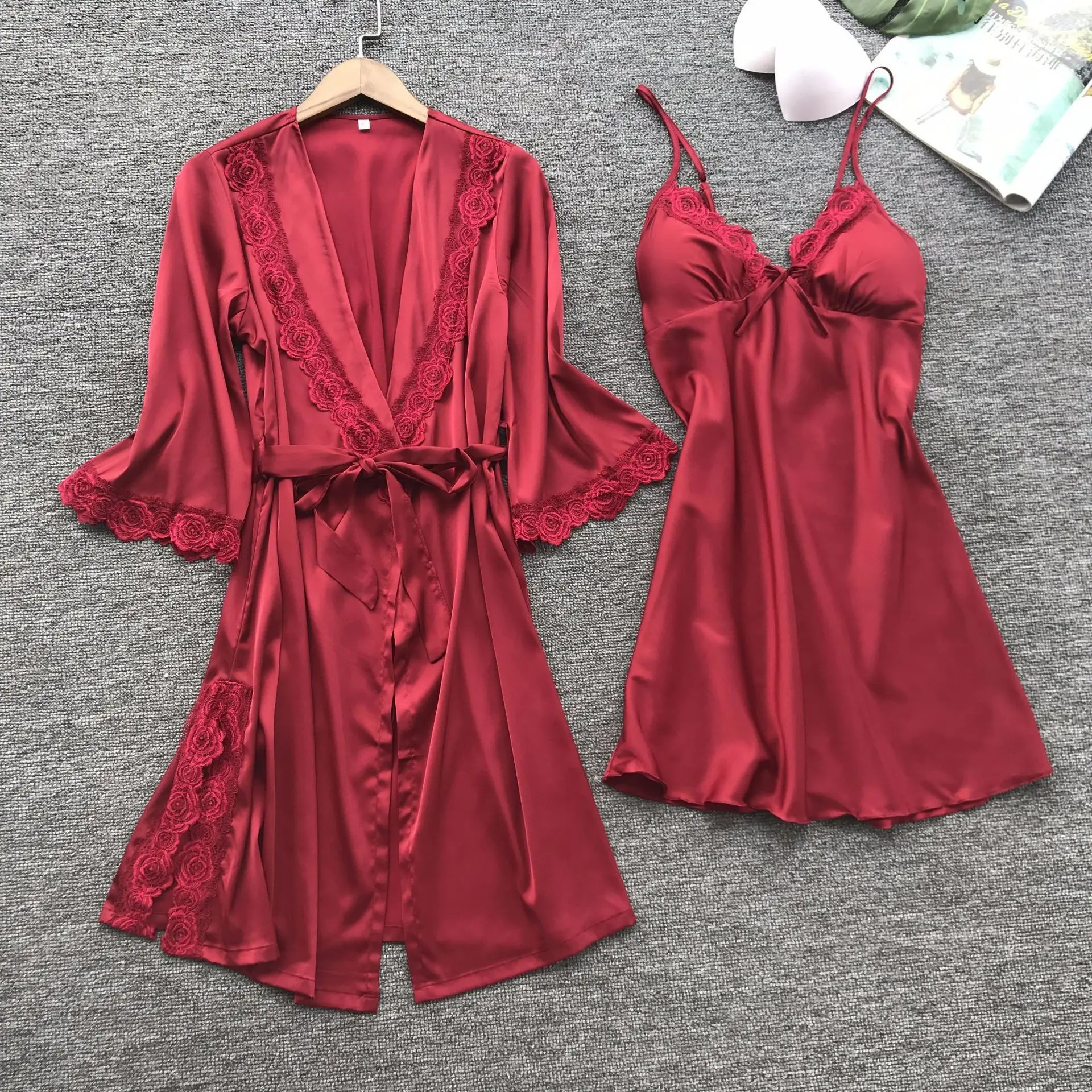 Wholesale Women Two Pieces Lace Sleepwear home wear woman Elegant Silk Satin Pajamas Set
Wholesale Women Two Pieces Lace Sleepwear home wear woman Elegant Silk Satin Pajamas Set