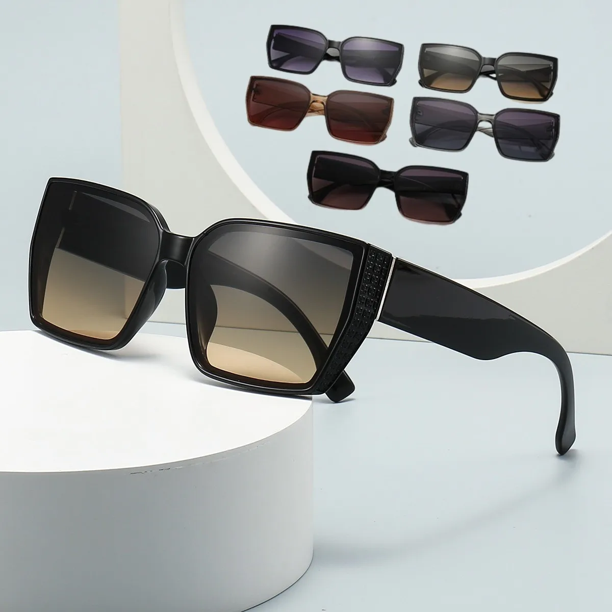 2024 Plastic frame UV400 protection Large Frame Luxury Brand Sunglasses Wear Gradient Color Sunglasses
2024 Plastic frame UV400 protection Large Frame Luxury Brand Sunglasses Wear Gradient Color Sunglasses
