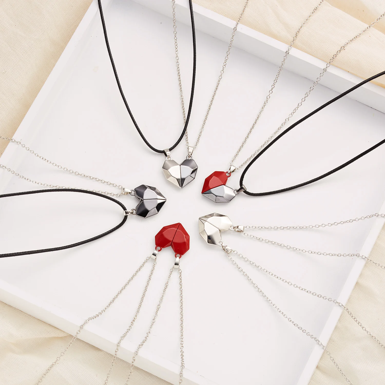 

2Pcs Valentine's Day Gift Magnetic Couple Necklace Lovers Distance Faceted Charm Necklace Women Heart Pendant Necklace, Silver,black , red