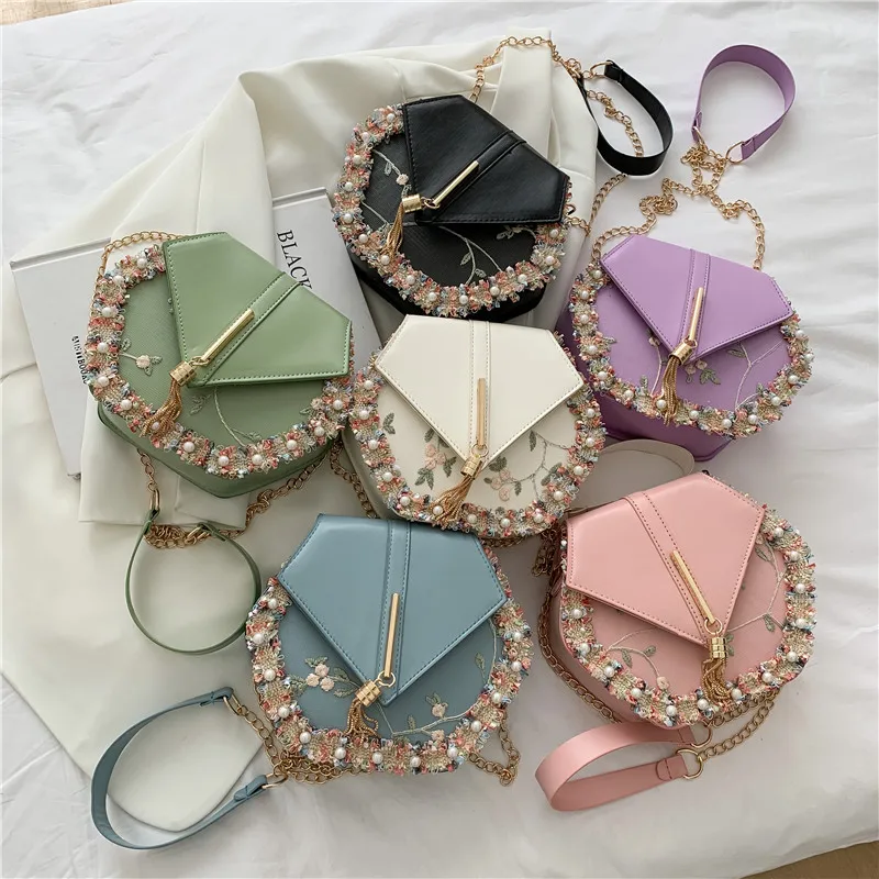 Fashion Lace Pearl Tassel Shoulder Lixury Designer Handbags Pu Shoulder Messenger Women Hand Bags Crossbody Handbags Ladies OEM, Picture color
Fashion Lace Pearl Tassel Shoulder Lixury Designer Handbags Pu Shoulder Messenger Women Hand Bags Crossbody Handbags Ladies OEM, Picture color