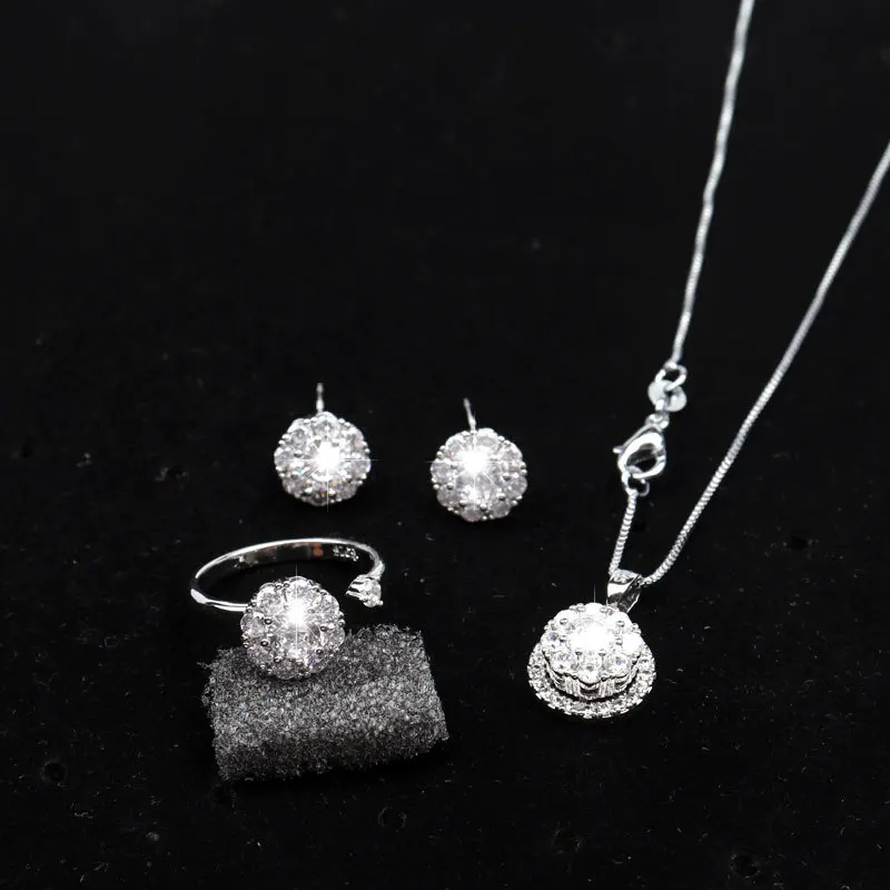 Stainless Steel Cute Solid Christmas Gift Noble Fashion Elegant Women Shiny Crystal CZ Necklace Earring Ring Jewelry Set
Stainless Steel Cute Solid Christmas Gift Noble Fashion Elegant Women Shiny Crystal CZ Necklace Earring Ring Jewelry Set
