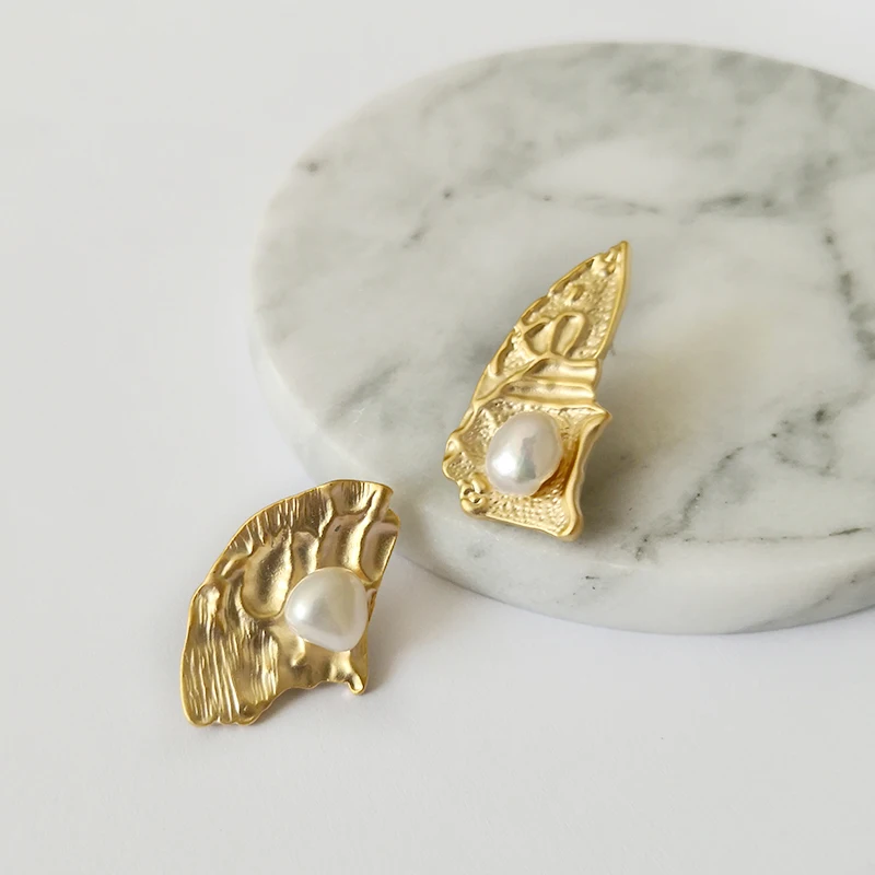 

Matte Gold Hammered Asymmetric Stud Earrings Textured Irregular Earrings Genuine Freshwater Pearl Earrings for Women, As picture show