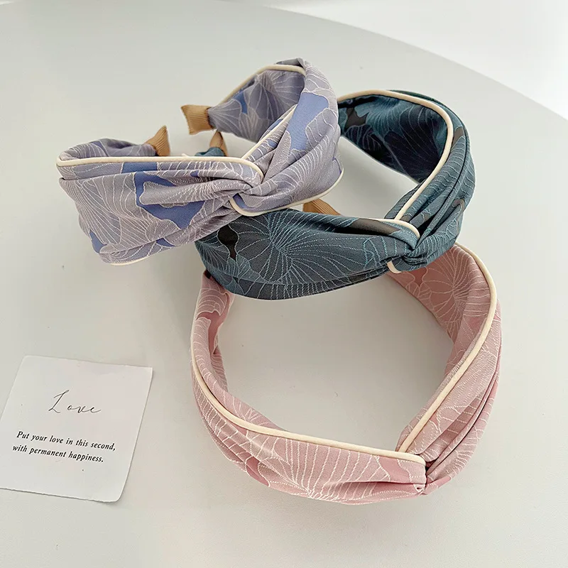 French Style Printed Cloth Headbands Simple Cross Wide Face Wash Hair Hair Band Accessories For Women
French Style Printed Cloth Headbands Simple Cross Wide Face Wash Hair Hair Band Accessories For Women