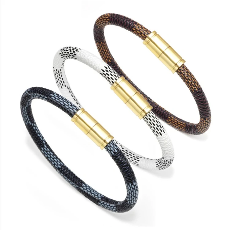 Fashion trend cowhide striped bracelet men and women couple bracelet alloy magnetic buckle bracelet, As the picture show
Fashion trend cowhide striped bracelet men and women couple bracelet alloy magnetic buckle bracelet, As the picture show