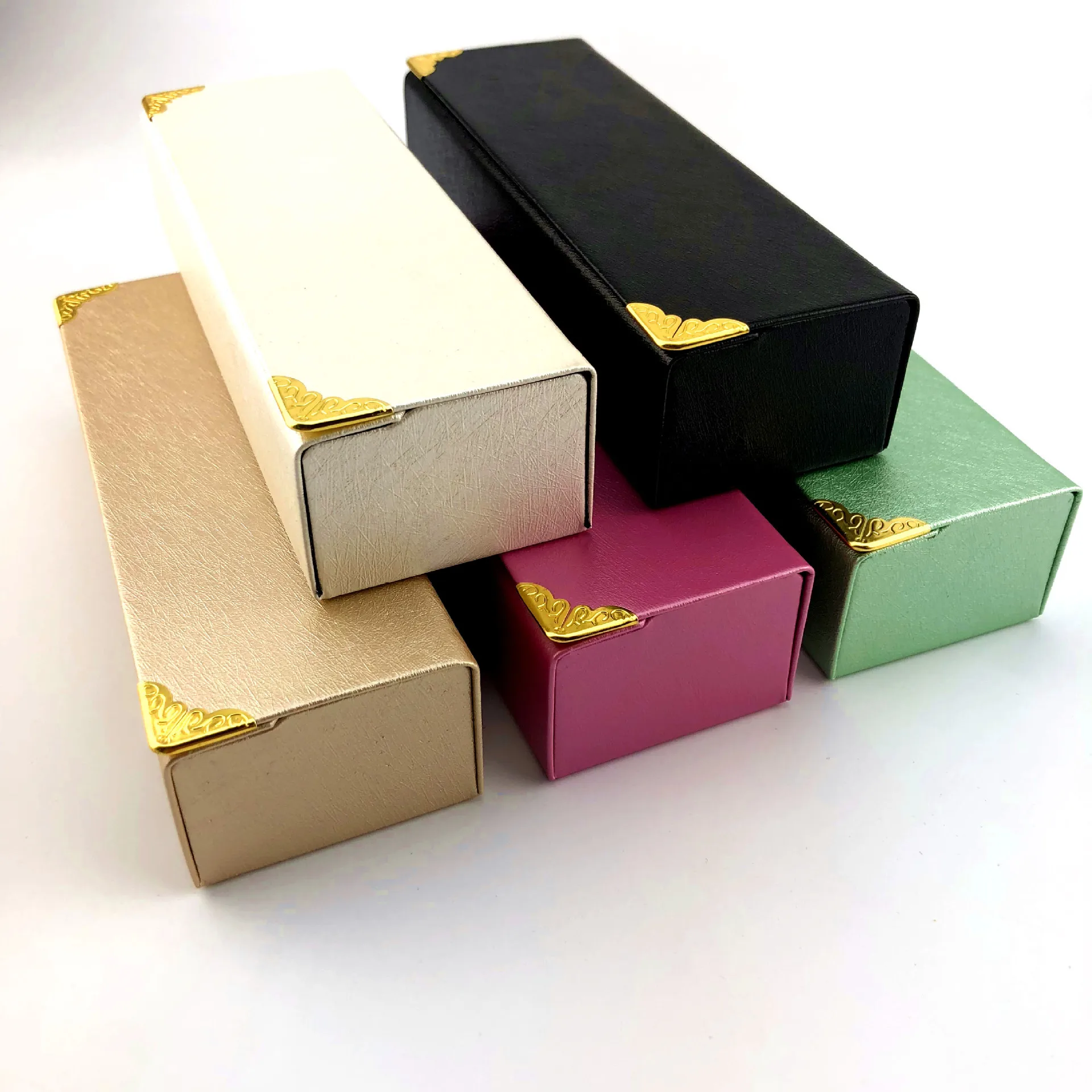 New glasses case bag golden horn handmade square box custom LOGO, Black, light green, white, gold, rose red
New glasses case bag golden horn handmade square box custom LOGO, Black, light green, white, gold, rose red