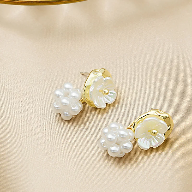 925 silver needle new simple compact and versatile pearl ball flower stud womens earrings trendy, As pictures
925 silver needle new simple compact and versatile pearl ball flower stud womens earrings trendy, As pictures