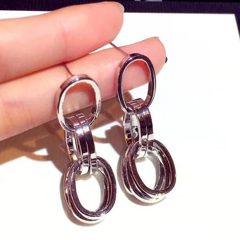 New Fashion Geometric Long Chain Shaped Earrings rectangle Link Gold Punk Stud Earrings For Women Accessories Jewelry, Picture shows
New Fashion Geometric Long Chain Shaped Earrings rectangle Link Gold Punk Stud Earrings For Women Accessories Jewelry, Picture shows