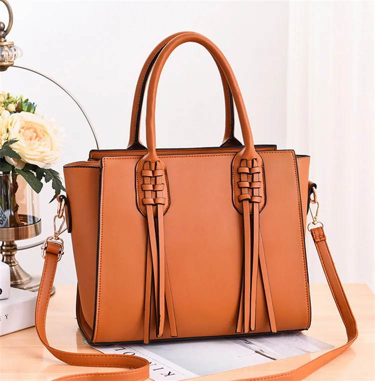 Fashion Women Handbag PU Leather Shoulder Bag Large Capacity Tote Bag Ladies Big Casual Bags Tassel Feminina
Fashion Women Handbag PU Leather Shoulder Bag Large Capacity Tote Bag Ladies Big Casual Bags Tassel Feminina