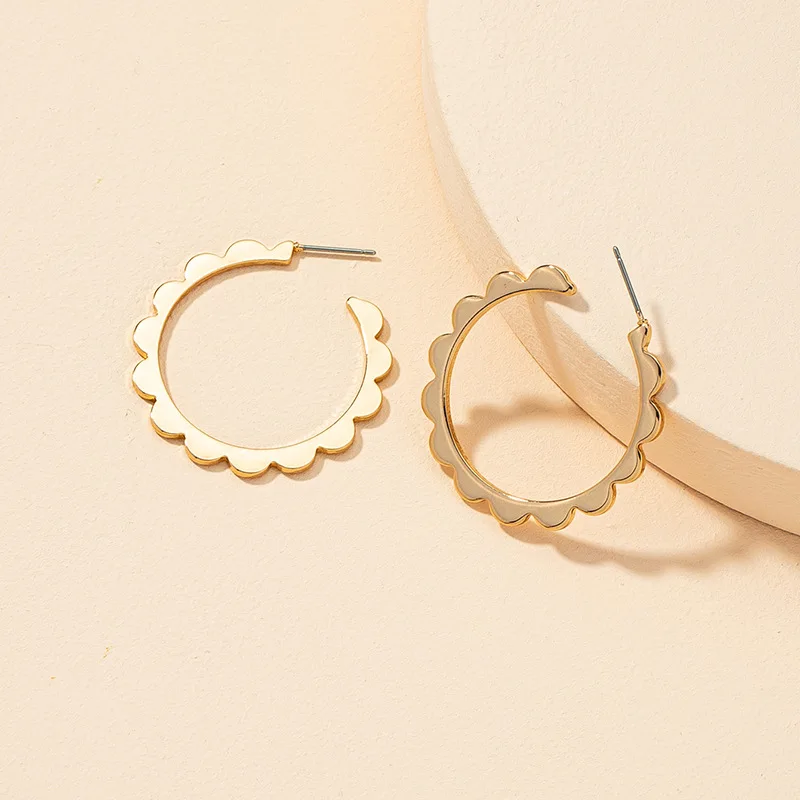 Trendy Simple Wave Texture Metal Big Hoop Earring Abstract Sun Flower Earrings Women Vintage Jewelry Accessories 202103
Trendy Simple Wave Texture Metal Big Hoop Earring Abstract Sun Flower Earrings Women Vintage Jewelry Accessories 202103