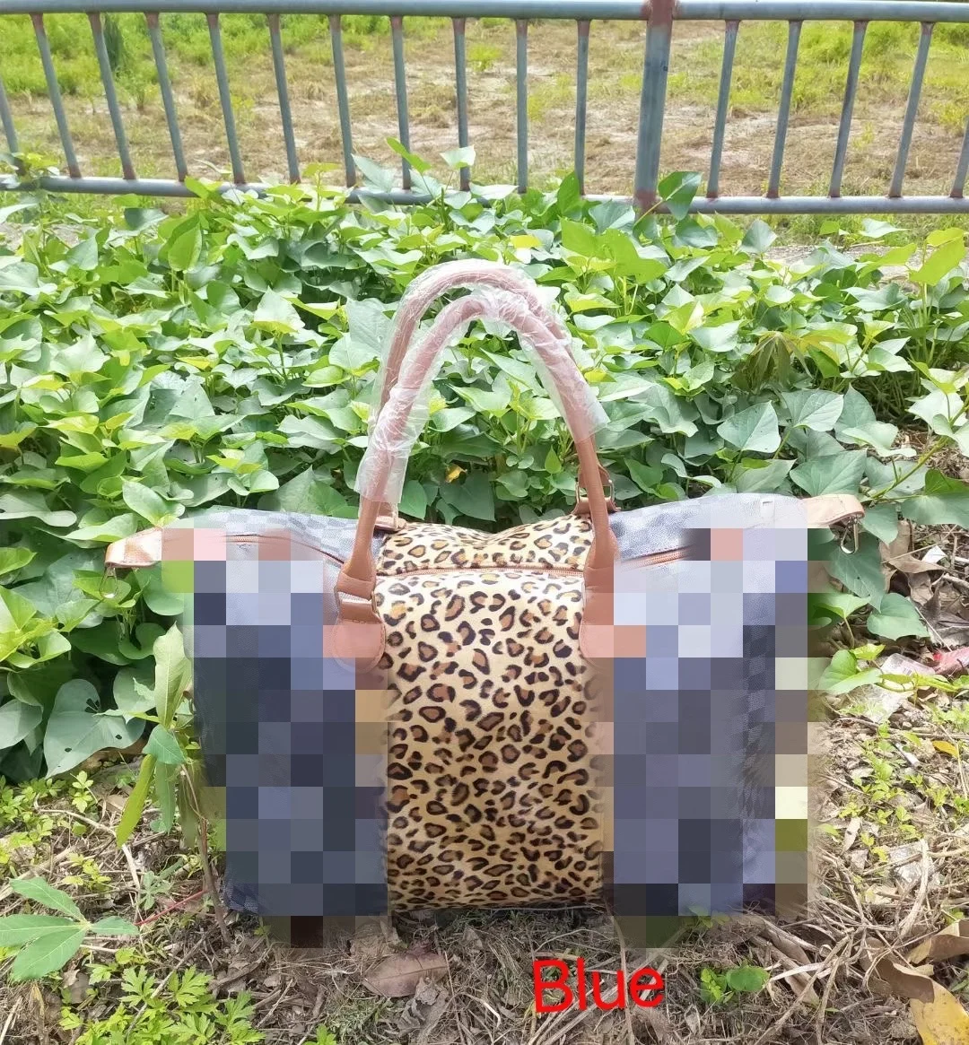 Free Shipping T161 Tote Bag Women Large Capacity Bag New Big Bag Old Flower Texture Retro Single Shoulder Purses and Handbags
Free Shipping T161 Tote Bag Women Large Capacity Bag New Big Bag Old Flower Texture Retro Single Shoulder Purses and Handbags