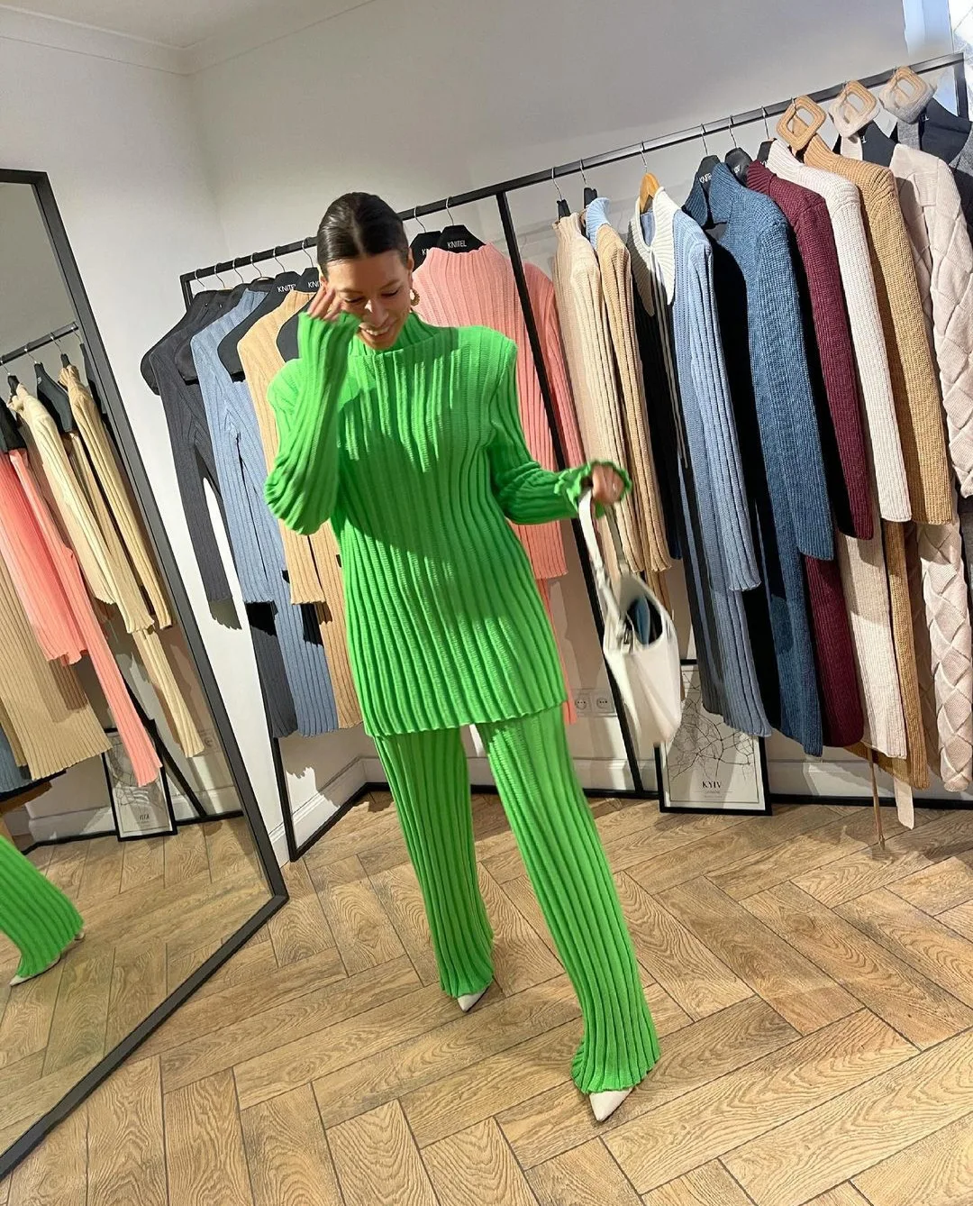 2021 Fashion Candy Color Shoulder Pad Ribbed Lady Fall Sweater Set Streetwear Woman Sweater Suit, Khaki/pink/yellow/green/black/red/brown/light green 
2021 Fashion Candy Color Shoulder Pad Ribbed Lady Fall Sweater Set Streetwear Woman Sweater Suit, Khaki/pink/yellow/green/black/red/brown/light green