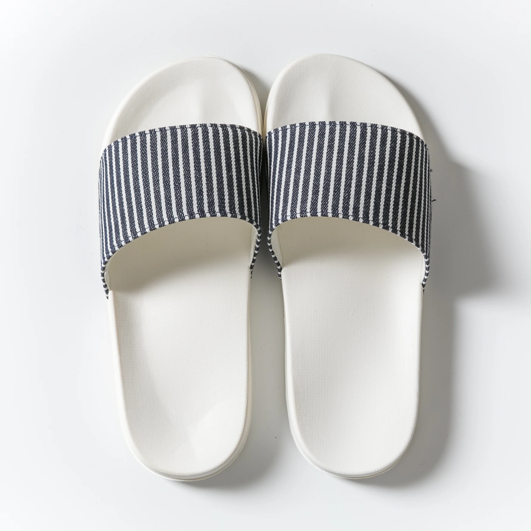 Fashion Cheap Factory Price Comfortable House Slipper Anti-slip Beach or indoor Slippers, Blue
Fashion Cheap Factory Price Comfortable House Slipper Anti-slip Beach or indoor Slippers, Blue