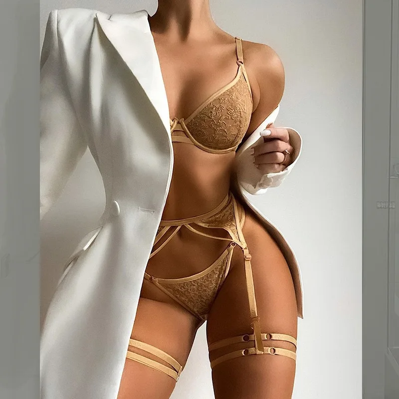 Hot Sale High Quality Transparent Lingerie Classic Embroidery Lace Mesh Joint Shaping Sexy Lingerie Set Quad-pieces
Hot Sale High Quality Transparent Lingerie Classic Embroidery Lace Mesh Joint Shaping Sexy Lingerie Set Quad-pieces