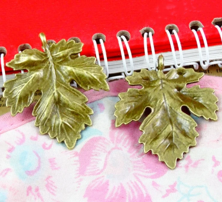 New design 35mmx38mm KC gold filigree maple leaf bracelet charms pendant custom, Gold/silver tone/antique bronze
New design 35mmx38mm KC gold filigree maple leaf bracelet charms pendant custom, Gold/silver tone/antique bronze