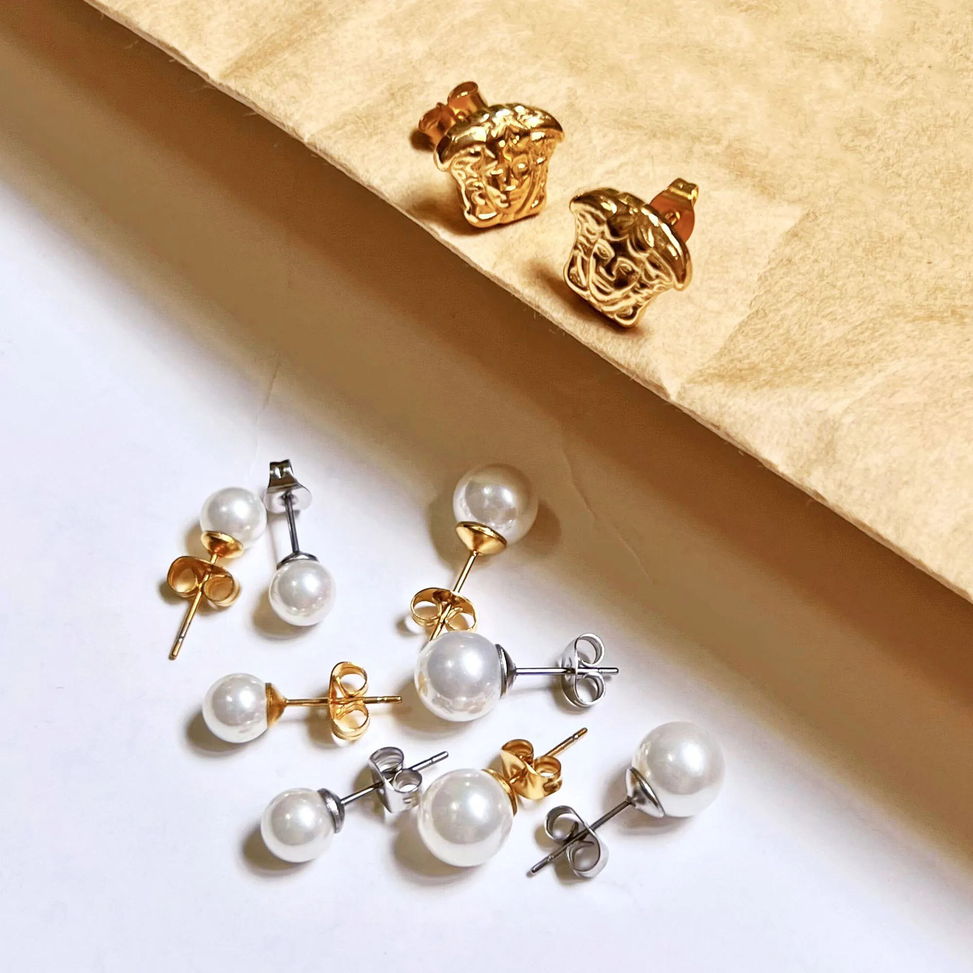 Boho Round White Freshwater Artificial Pearl Stud Earrings For Women Stainless Steel 18k Gold Plated Pearl Earrings Wholesale
Boho Round White Freshwater Artificial Pearl Stud Earrings For Women Stainless Steel 18k Gold Plated Pearl Earrings Wholesale