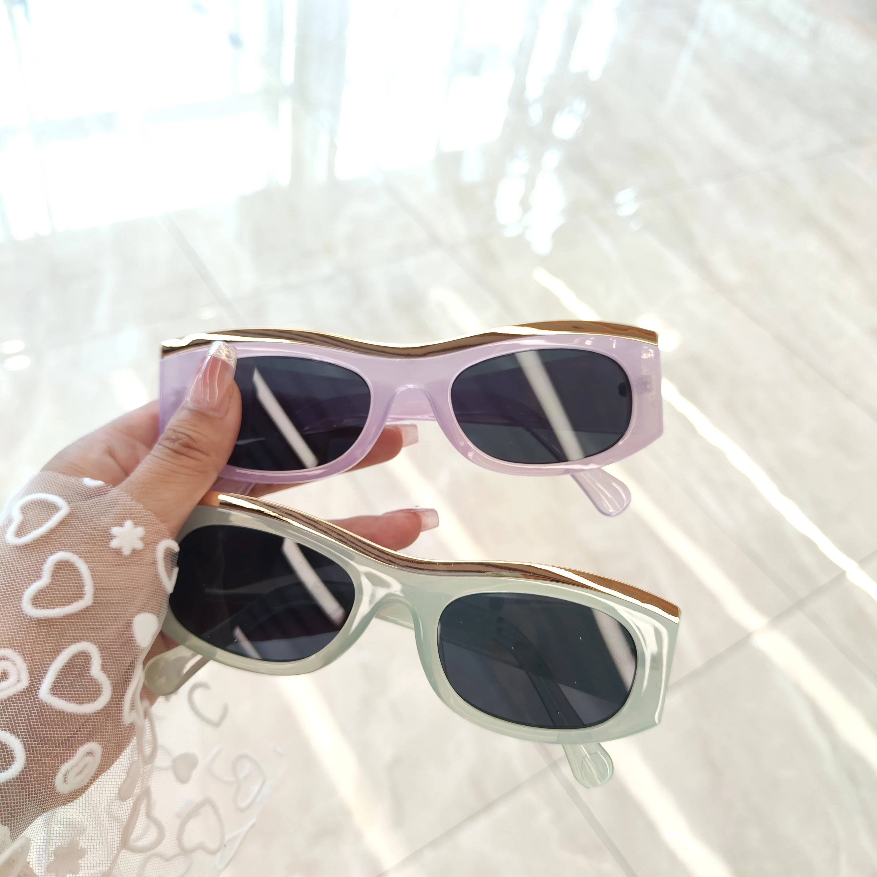 0088 Trendy oval UV400 Sun Glasses customized logo Women Men Shade Fashion Vintage luxury sunglasses manufacturer
0088 Trendy oval UV400 Sun Glasses customized logo Women Men Shade Fashion Vintage luxury sunglasses manufacturer