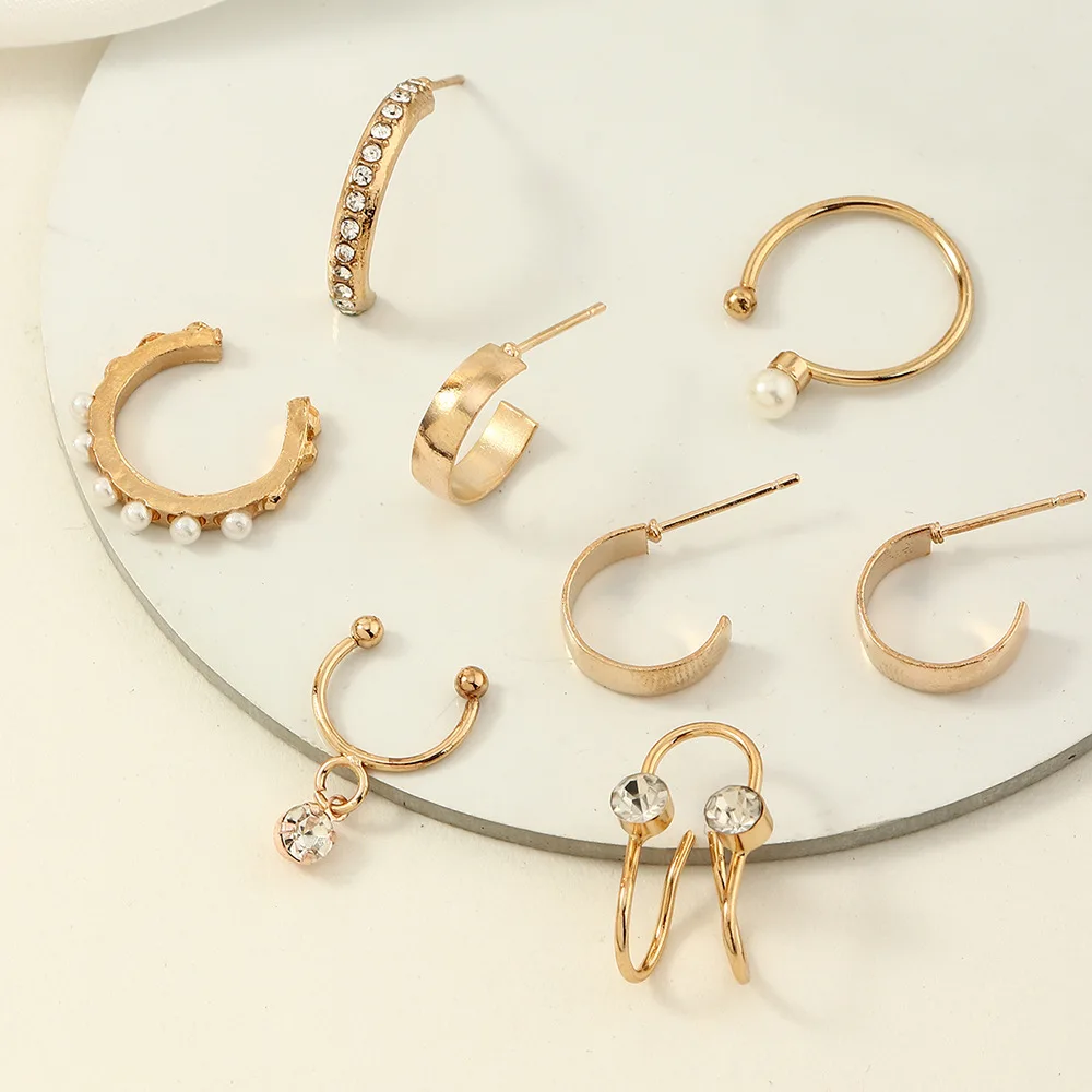 Wholesale Fashion Diamond Huggie Earrings Geometric Gold Earrings Hoop Pearl Earrings Set For Women
Wholesale Fashion Diamond Huggie Earrings Geometric Gold Earrings Hoop Pearl Earrings Set For Women