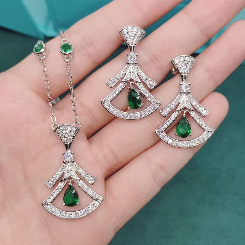 Simple Female Blue Green Crystal Jewelry Set Charm Silver Color Stud Earring for Women Cute Wedding Chain Necklace, Customized color
Simple Female Blue Green Crystal Jewelry Set Charm Silver Color Stud Earring for Women Cute Wedding Chain Necklace, Customized color