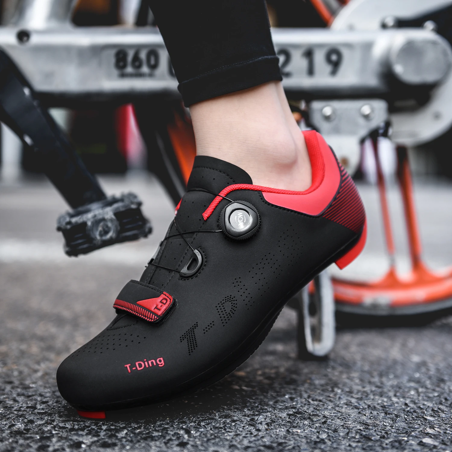 Hot sale Cycling Shoes Men Professional Road Biking Shoes Self-locking lightweight Bicycle Sneakers Outdoor Mountain Bike Shoes
Hot sale Cycling Shoes Men Professional Road Biking Shoes Self-locking lightweight Bicycle Sneakers Outdoor Mountain Bike Shoes