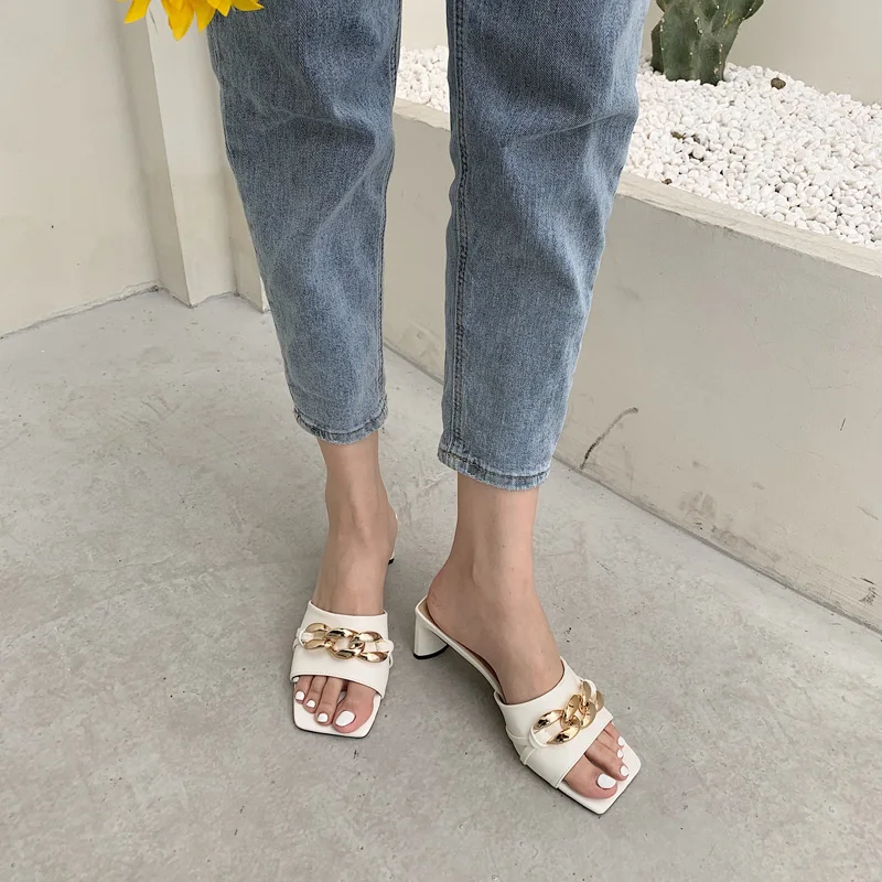 Brand shoes candy-color women summer fashion thin block heel slipper gold chain decor square toe lady slides female mules
Brand shoes candy-color women summer fashion thin block heel slipper gold chain decor square toe lady slides female mules